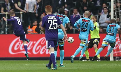 Μείωσε και ελπίζει η Αντερλεχτ