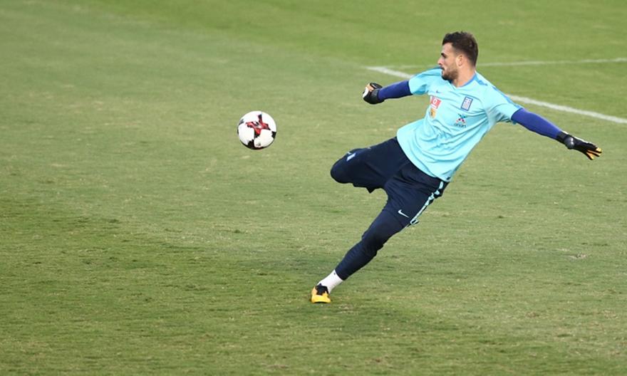 Στο… κόλπο και ο Καρνέζης για Ολυμπιακό