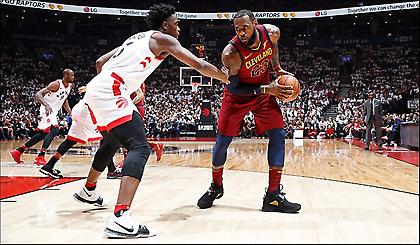 Το τριπλ-νταμπλ του Λεμπρόν στο break των Καβαλίερς (video)