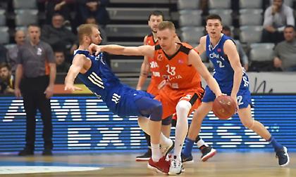 «Τσέκαραν» τον Μούσα οι Σπερς!