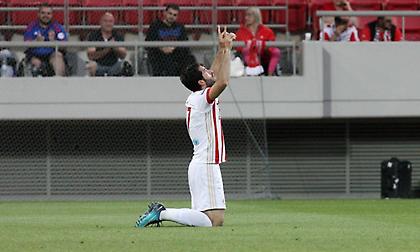 Όταν ο ταπεινός Πέρσης βάζει τα γυαλιά στους σταρ των τριών γκολ…