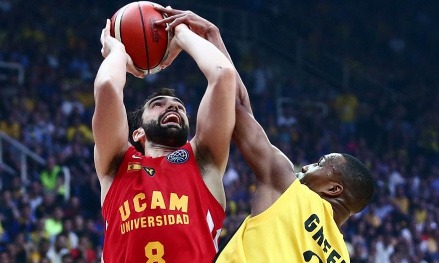 Μπενίτε: «Δεν θα μιλήσω για διαιτησία, ο κόσμος μπορεί να δει ό,τι έχει συμβεί»