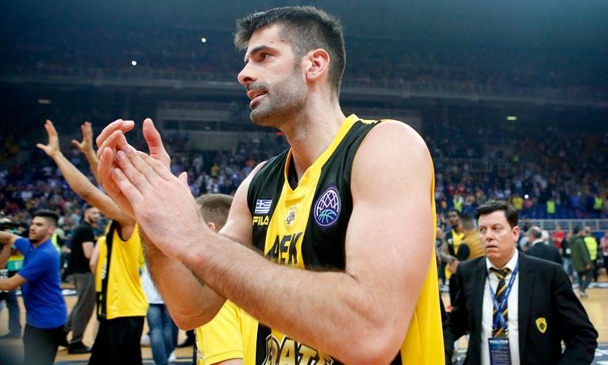 Ντούσαν Σάκοτα: «Δυστυχώς δεν έχω προσκλήσεις για να δώσω σε όλο τον κόσμο»