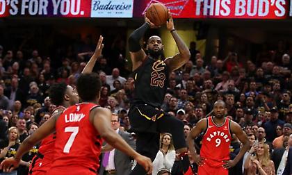 Τους κάνει πλάκα ο Λεμπρόν! (video)