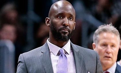 Κοντά σε προπονητή οι Χοκς