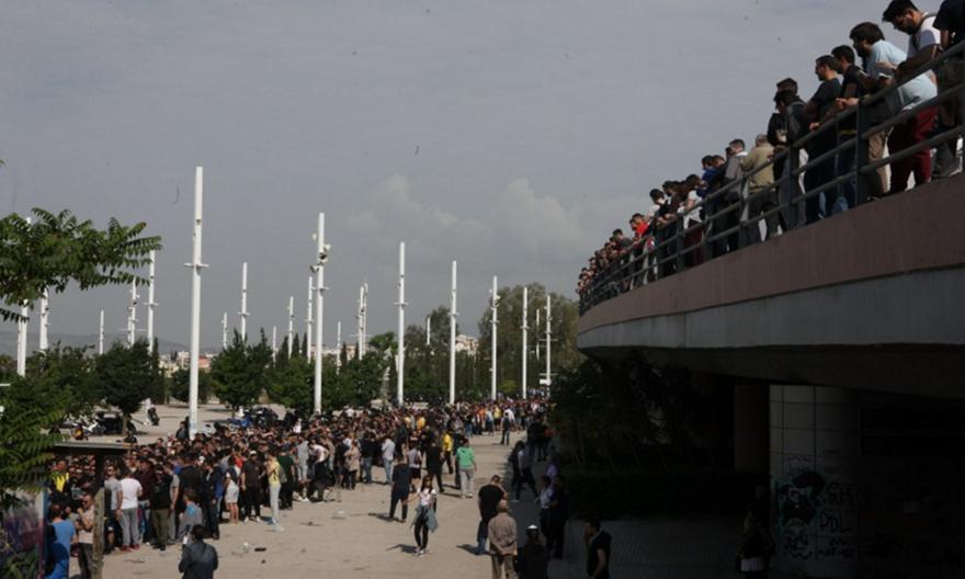 Εικόνες από τον... χαμό στο ΟΑΚΑ για ένα εισιτήριο τελικού Κυπέλλου (pics)