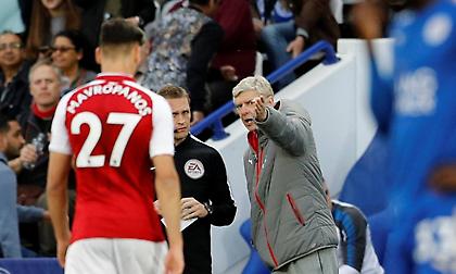 Βενγκέρ: «Άδικη η κόκκινη στον Μαυροπάνο»