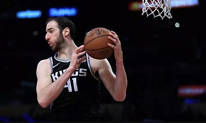 Επιλέγει να μείνει στους Κινγκς ο Κουφός!