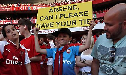 Δίνουν 1.200 ευρώ για την γραβάτα του Βενγκέρ! (vid)