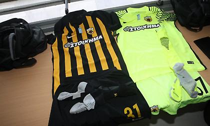 Ντυμένη… κλασικά στον τελικό η ΑΕΚ (pic)