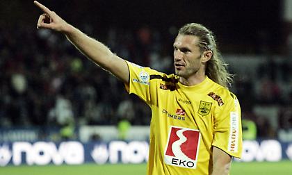 Τρολάρισμα Λαμπριάκου: «Μας χωρίζουν πολλά, αλλά να το σηκώσεις» (pic)