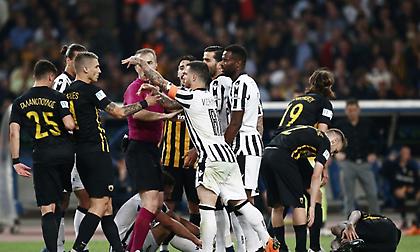 H ένταση στους πάγκους μετά το γκολ του Πέλκα (video)