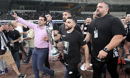 Το σήκωσε ο Γιώργος Σαββίδης (pics)