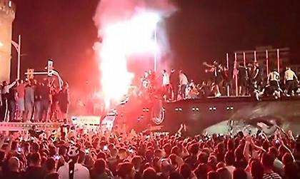 Τρέλα τα ξημερώματα στον Λευκό Πύργο για τον Κυπελλούχο ΠΑΟΚ! (video)