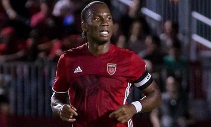 40 χρονών ο Ντρογκμπά και σκοράρει από τα… 40 μέτρα! (video)