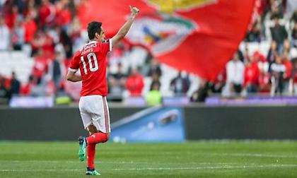 Τσάμπιονς Λιγκ για Μπενφίκα, υποβιβασμός για Εστορίλ, Πάσος