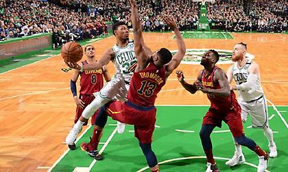 «Κλείδωσαν» τον Λεμπρόν και διέλυσαν τους Καβαλίερς οι Σέλτικς