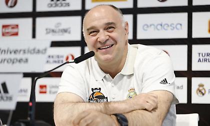 Λάσο: «Προτιμώ να έχω τον… πονοκέφαλο του Ζιντάν, παρά να μην έχω παίκτες»