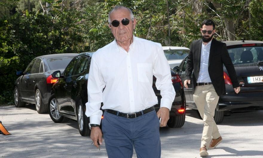 «Ευχαριστώ» από Κωνσταντίνου σε Ουζουνίδη και παίκτες