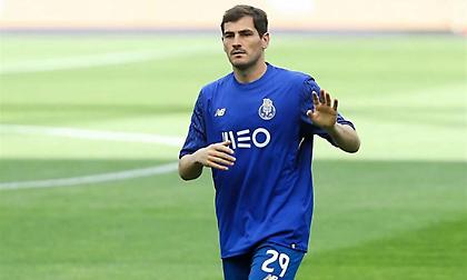 Ανανεώνει με Πόρτο ο Κασίγιας