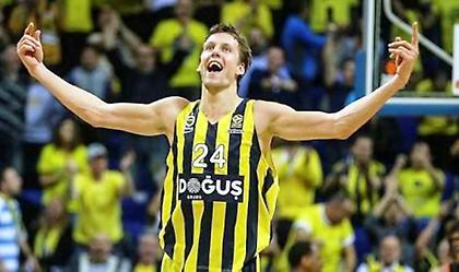 Το κάρφωμα... της χρονιάς ο Βέσελι! (video)