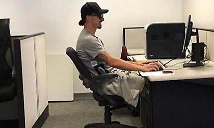 Ο Ζλάταν πέρασε τα σήματα οδήγησης και δηλώνει: «Δεν αποτυγχάνω ποτέ, να το θυμάσαι» (video)