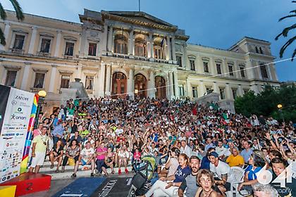 Σύρος, το νησί που επιβάλλεται και με το τρίαθλο του!