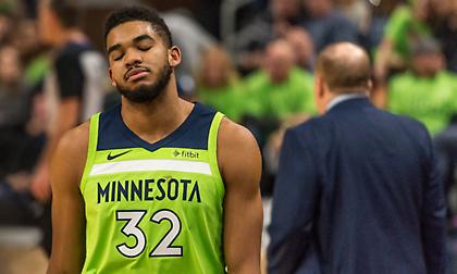 Κάτι τρέχει με Γουλβς και Τάουνς