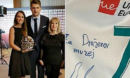 Δώρισε τη φανέλα του Final 4 στο μουσείο του Ντράζεν Πέτροβιτς ο Ντόντσιτς (pic)