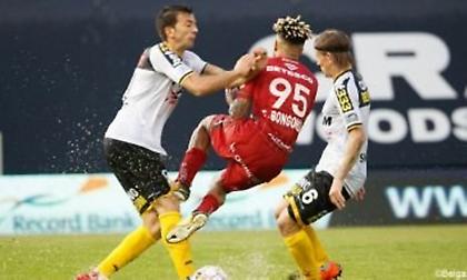 Ένα τάκλιν με όλες τις… βρωμιές! (video)