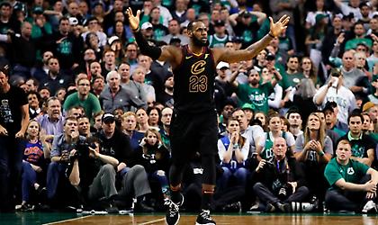 Τα highlights της μυθικής εμφάνισης του Λεμπρόν (video)