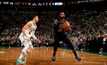 Ιστορικές επιδόσεις από Λεμπρόν