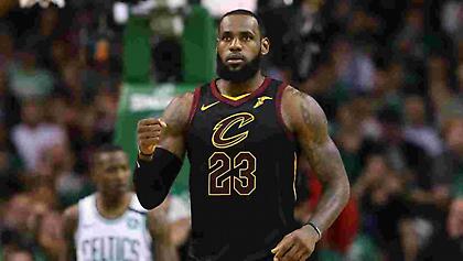 Λεμπρόν: «Έψαχνα να βρω τις ανάσες μου, αλλά έπρεπε να παίξω όλο το ματς»