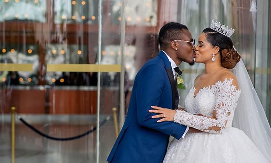 Μοντέλο ο Εμενίκε στον γάμο του (pics/vids)