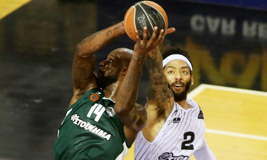 Τρομερό κάρφωμα από τον Γκιστ (video)