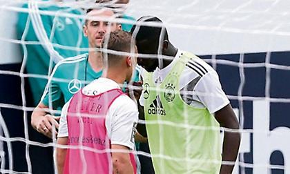 «Αρπάχτηκαν» στην προπόνηση Κίμιχ-Ρούντιγκερ