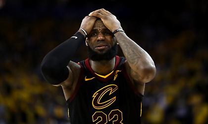 Η μυθική αλλά όχι αρκετή εμφάνιση του Λεμπρόν (video)