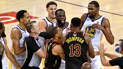 Πρόστιμο στον Τόμπσον και απλό αντιαθλητικό