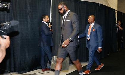 Το extreme συνολάκι στον πρώτο τελικό κόστισε στον ΛεΜπρόν πολλές χιλιάδες δολάρια! (pic)