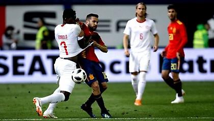 «Κόλλησε» η Ισπανία από… γκάφα Ντε Χέα (video)