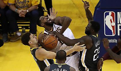 Τα πήρε με ερώτηση, έβρισε και έφυγε ο Τρίσταν Τόμπσον (video)