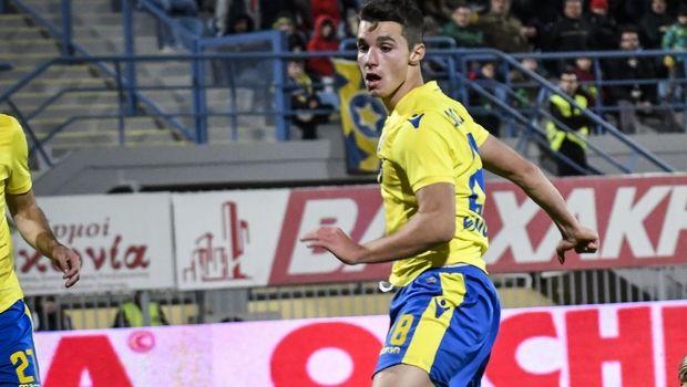 Ο Δουβίκας στη λίστα του Παϊροτζ μέσω Ζάχαβι