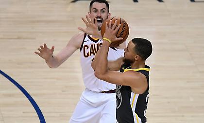 Έγινε… ταινία τo 2-0 των Γουόριορς επί των Κάβαλιερς (video)