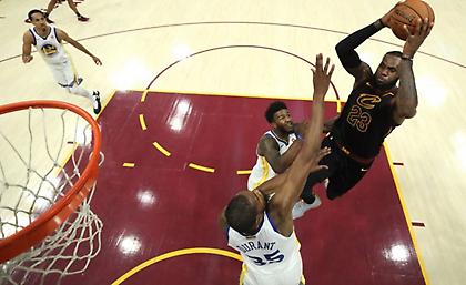 Το... ανεπαρκές τριπλ-νταμπλ του Λεμπρόν (video)