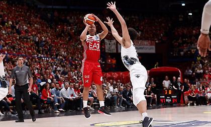 «Καθάρισε» με Τζέρελς και Γκάουντλοκ η Αρμάνι