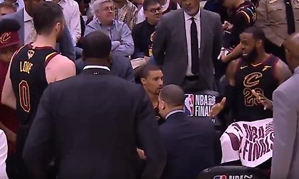 Έβαλε τις φωνές στον πάγκο ο Λεμπρόν (video)