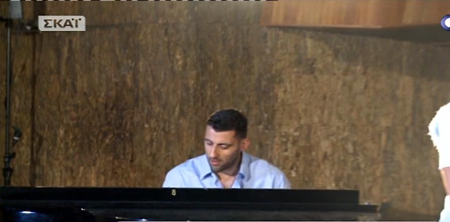 Μπουρούσης: «Εμπειρία να παίξεις σε βίντεο κλιπ του Γονίδη» (video)