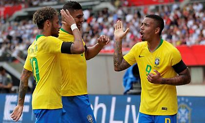 Πανέτοιμη και... αγριεμένη για το Μουντιάλ η Βραζιλία! (video)