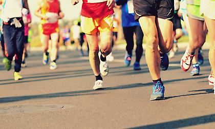 Μπορεί το τρέξιμο να... διορθώσει τα κακώς κείμενα της διατροφής;