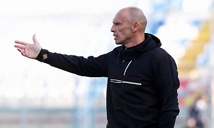 Γκώνιας και επίσημα!